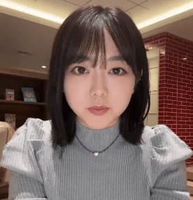 「55歳！？娘と瓜二つすぎる…」峯岸みなみ、55歳には見えない美人母の写真にファン大絶賛「アイドル顔負けの美しさ」