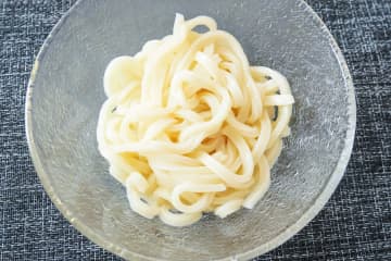 約半数がまだやっていない“うどんの食べ方”　コレ混ぜるだけでプロの味に
