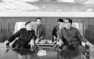 金日成氏、中国に長男の後見託す　死去前、トウ小平氏に