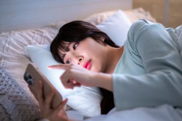 『スマホ依存症』の症状７つ！依存度がどれくらいかチェックする項目も紹介