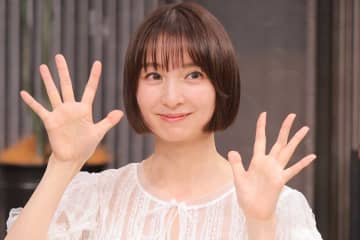 篠田麻里子、自分らしさは「強くてしなやかなところ」　AKB48の“後輩グループ”と共演で「頑張ろう」