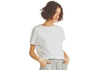 【明日なに着る？】Tシャツ＋スウェットをクラスアップ「スウェット素材のフレアスカート」