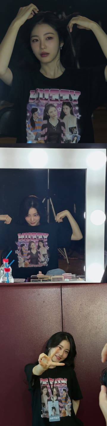 Tシャツを着てもあふれる高級感…女優シン・イェウン、初ファンミの舞台裏を公開【PHOTO】