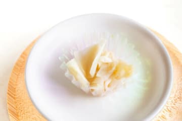 寿司に『ガリ』がついてくるのはなぜ？実は味覚リセット以上の意味があった
