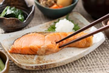 魚の皮、あなたは食べる派？それとも残す派？みんなはどうしてるの？