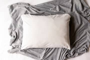 寝てるのにダルい…睡眠の質を下げる『買ってはいけない枕』の特徴４選