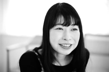 エッセイスト・古賀及子さんロングインタビュー。お母さんでも元気に笑顔で身ぎれいにって、そんなことできるわけないじゃないですか【最新号からちょっと見せ】