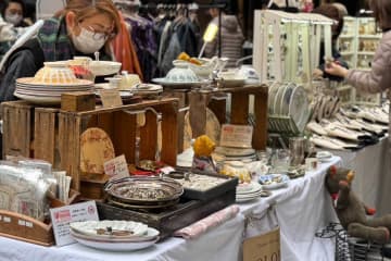 「第35回 オールドニューマーケット」東京・日本橋にアクセサリーや暮らしの道具、アンティークが集結