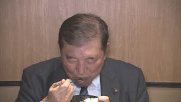 焼き肉店の試食会に石破首相　地元・鳥取産の牛肉などコース料理に舌鼓　絶賛したのは…「やっぱりカレーだな」