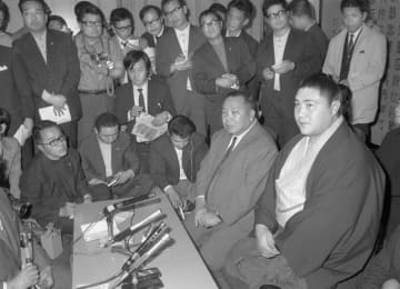 ＜あのころ＞横綱大鵬が引退　54年前の5月14日