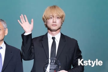 【PHOTO】坂口健太郎、ブリーチヘアで万博のステージに登場！韓国観光名誉広報大使に就任