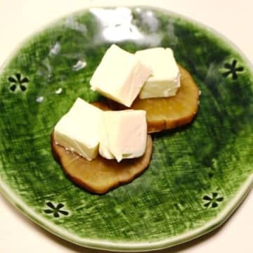大好きすぎる！いぶりがっことクリームチーズが相性100％(^^)