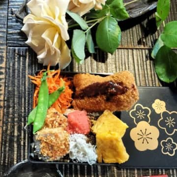 麹の香りが香ばしい！ポリポリ食感の三五八も美味、鮭の三五八漬け！お弁当のおかずやのり弁に！