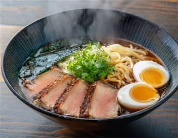 ラーメン屋で「1杯を2人でシェア」はマナー違反？　一応、チャーハンと餃子も注文したけど…夫婦の投稿に反響