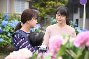 『対岸の家事』“詩穂”多部未華子、“坂上”田中美佐子の言葉に涙　視聴者も共感「まじで号泣」「胸がギュってなる」