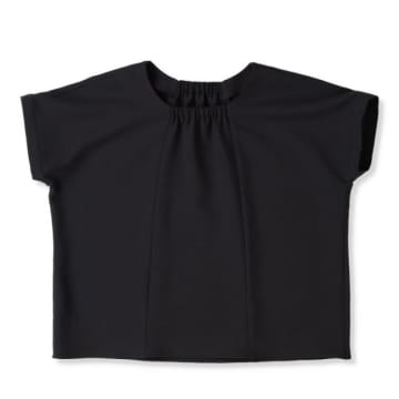 しまむらの高見え黒トップスが大人コーデに大助かり♡注目の新作コラボは売り切れ待ったなし！