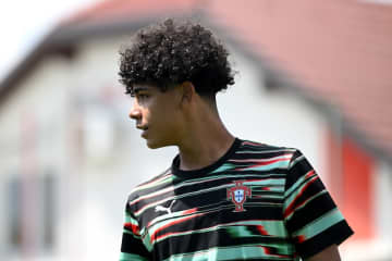 C・ロナウドの長男、日本戦でU15ポルトガル代表デビュー！　父も祝福「君をとても誇りに思う」