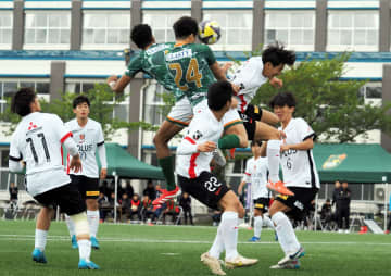 青森山田が3連勝　浦和ユースは5連敗
