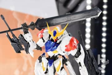 【鉄血のオルフェンズ】MG「ガンダムバルバトスルプス」初展示！拡張パーツ企画進行中！HG「ガンダムザガン」「モンキーロディ（598機）/モンキークラブロディ」も参考出品【静岡ホビーショー2025】