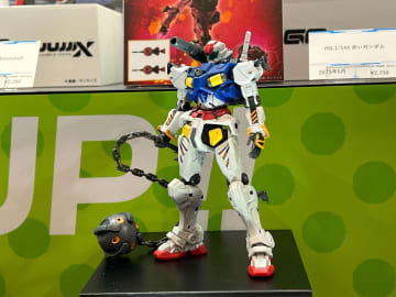 「ガンダム ジークアクス」より「セイラ専用軽キャノン」と「シャア専用ザク」がHGガンプラ化！【#静岡ホビーショー】