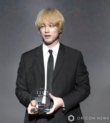坂口健太郎、金髪で万博登場にどよめき　韓国観光名誉広報大使に就任「文化の橋渡し」に意欲