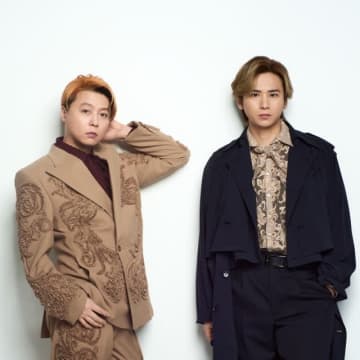 KinKi Kids、シングル「愛のかたまり」&アルバム『The BEST』が1位獲得 デジタル2冠達成
