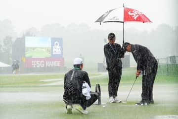 松山英樹は雨に打たれて必死の調整 同じコースで逆転負けした8年前「うまかったな」