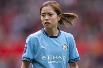 “ふくらはぎ”に驚き「垣間見える筋肉のすごさ」　モデル姿に絶賛…長谷川唯が「ステキ」