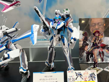 「マクロスΔ」よりプラモデル「HG VF-31J ジークフリード（ハヤテ・インメルマン機）」が初展示！【#静岡ホビーショー】