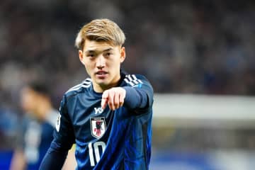 【移籍】強豪ドルトムントが日本代表『10番』堂安律の獲得に名乗り。フライブルクは後継者の補強に動く
