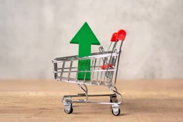 2024年の「消費支出」は2023年の「1.5％増」！ 「支出の見直し」はどこから始める？ 我が家は全員よく食べるのですが「無計画」は危険ですよね…？