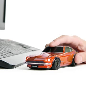 「日産フェアレディ 240Z」を忠実に再現した無線マウスが登場！オリジナルデザインのマウスパッド付き