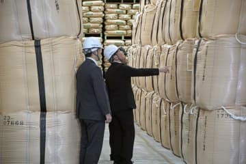備蓄米、買い戻し条件の緩和を　自民幹部、コメ価格高騰で