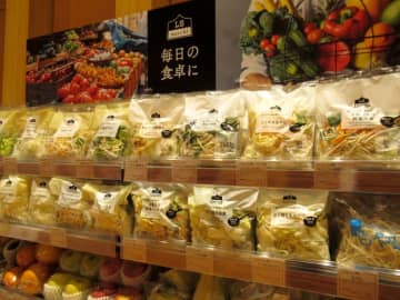 ローソンストア100 生鮮食品は新PB立ち上げ1.5倍に拡充 ライフスタイル・ブランド確立へ
