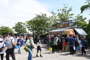 銀座で堪能…Jリーグ4クラブのスタグル提供　公式eスポーツ大会開催記念の期間限定コラボ