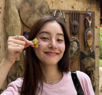 「足ながすぎー美貌に惚れ惚れ」新木優子、レース×ワイドパンツ私服に絶賛の嵐「身長の半分以上足！？」