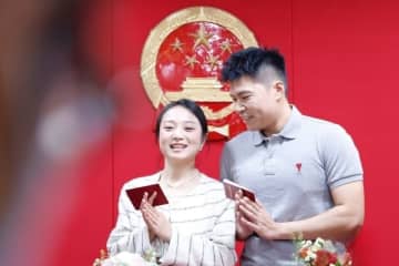 婚姻届を全国で提出可能に、「愛してるの日」5月20日の予約殺到―中国