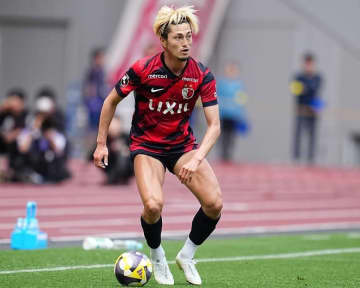 「長友が欲しい」「J３の選手も!? アツい」Jリーグチップスが限定復刻、気になるカードのラインナップに脚光！