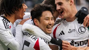 海外で魔改造された28歳日本代表、年間最優秀MF候補に！今季13ゴール13アシストの大暴れ