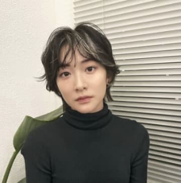 「かろうじて撮っておいた自撮り→近すぎ！」元乃木坂女優の超"近距離"オフショットにファンため息