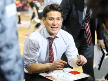 大阪エヴェッサ、藤田弘輝HCが続投…指揮2季目へ「結果にも強くこだわっていきたい」
