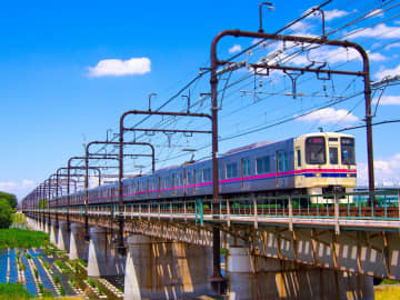 京王 新型車両導入やリニューアル、新宿･永福町駅などの整備、笹塚～仙川の立体交差事業など2025年度の設備投資計画！