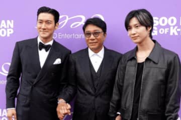 少女時代・SHINee・SJメンバーが集結！“SMエンタ創立者”イ・スマンのドキュメンタリー試写会