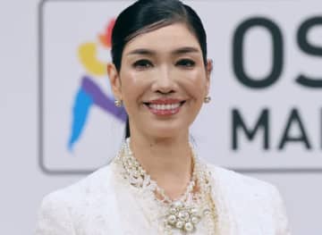 アンミカ「ずっと笑いっぱなし」豪華メンバーでの誕生日会ショットに大反響「こんなオトナ女子憧れる」「華やかすぎ！」