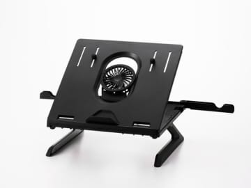エレコム、卓上扇風機にもなる冷却ファン付きのノートPCスタンド