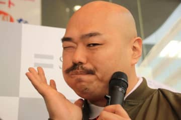 クロちゃん、過去にプロポーズ断っていた　元カノ電話出演で涙「俺戻れると思ってたから」