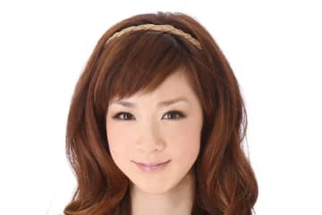ボタンを留め忘れちゃった♥48歳ほしのあき フリフリ私服コーデに「変わらず可愛い」「スタイル抜群」SNSも絶賛