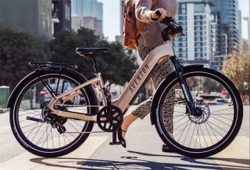 通勤スイスイ？ 都市型電動バイク「Aventon level 3」
