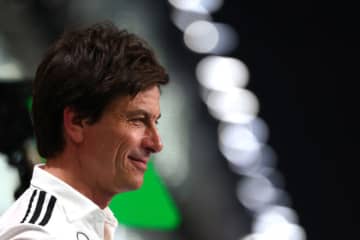 メルセデス代表、今週末のエミリア・ロマーニャGPには帯同せず。息子の卒業式に出席へ