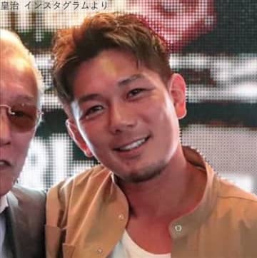 皇治、“新車”にネット衝撃「今回は大事に乗ります」　昨年12月にフェラーリ大破